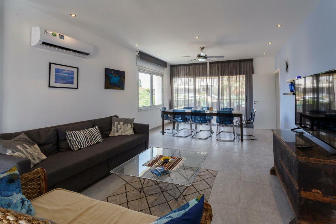 Coral Bay Sea Breeze Apartments - 3 Bedroom Apartment Pegeia Eksteriør billede