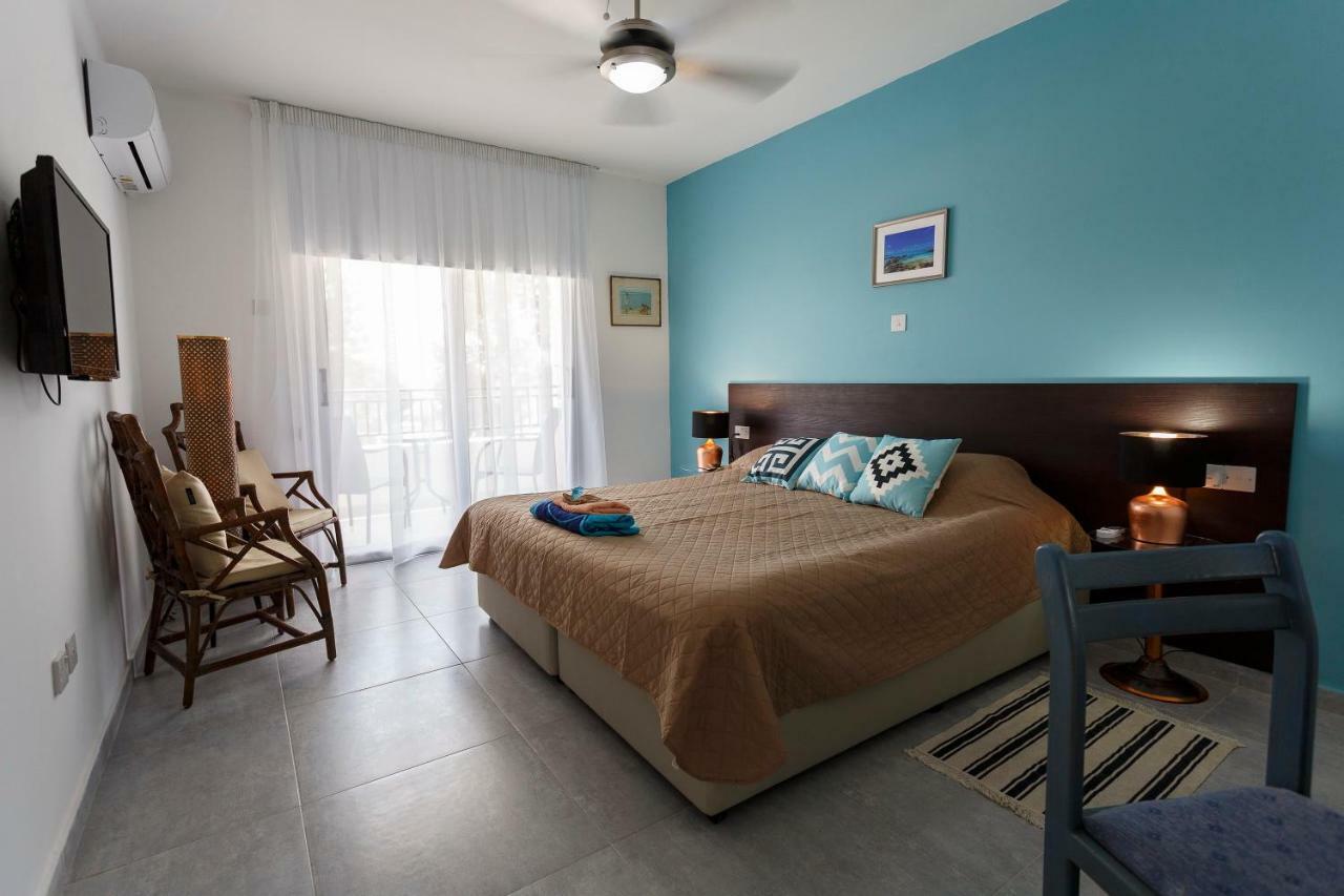Coral Bay Sea Breeze Apartments - 3 Bedroom Apartment Pegeia Eksteriør billede