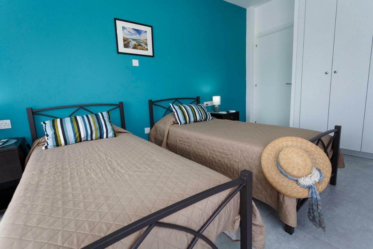 Coral Bay Sea Breeze Apartments - 3 Bedroom Apartment Pegeia Eksteriør billede